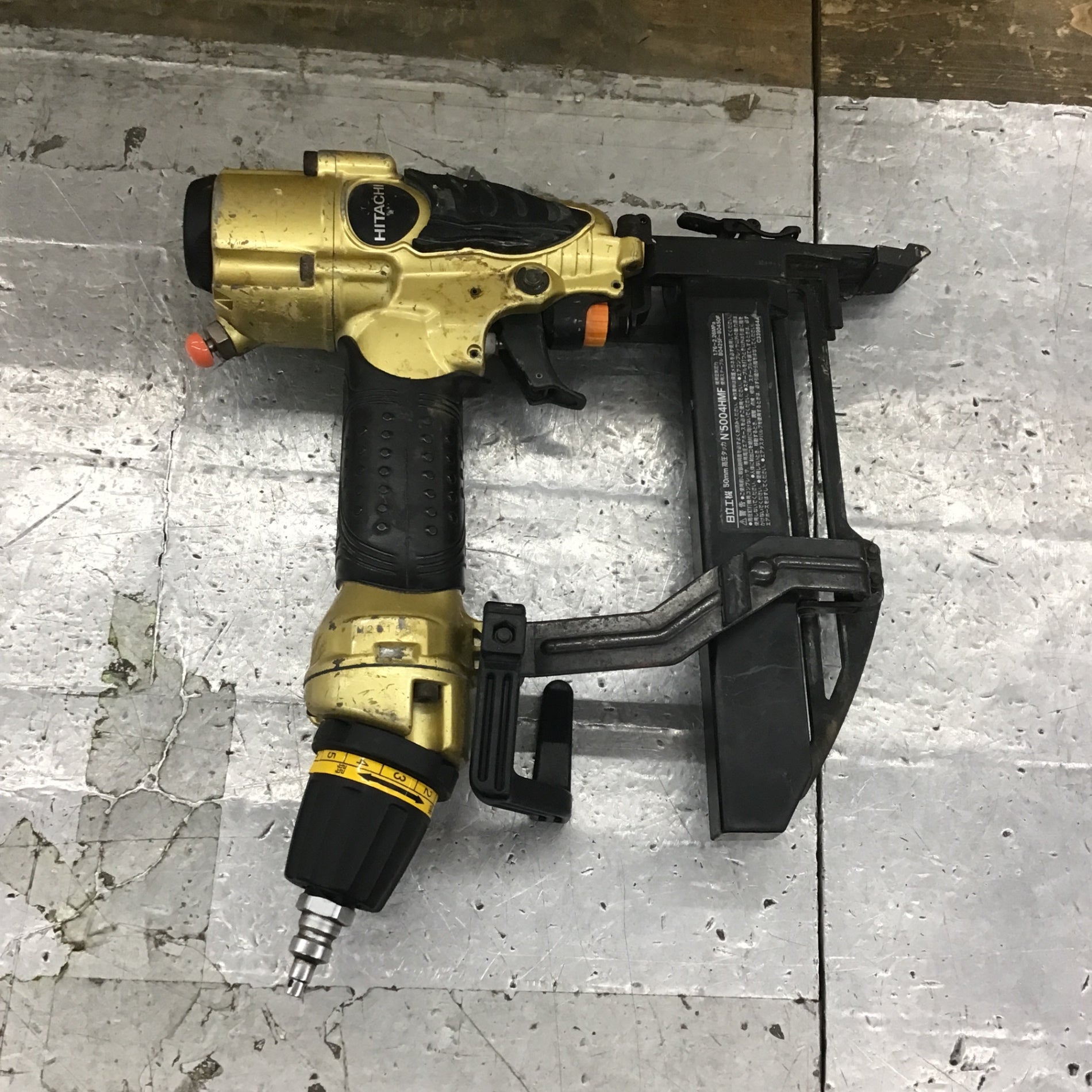 ハイコーキHIKOKI (日立工機) 高圧フロアタッカ N5004HMF ハイコーキHIKOKI (日立工機) 高圧フロアタッカ N5004HMF