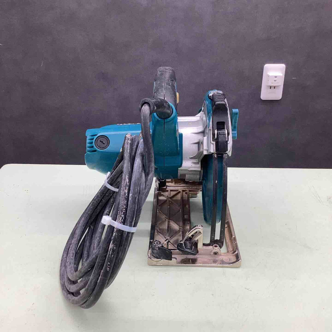 ★マキタ(makita) 電気マルノコ 5637BA　※刃の並行が1㎜ズレあり※【越谷店】