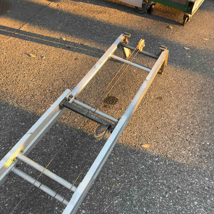 【店頭受取り限定】100V 荷揚げ機 最大60kg ライトリフター 日本産業機械 4m80cm 2連はしごセット【川口店】