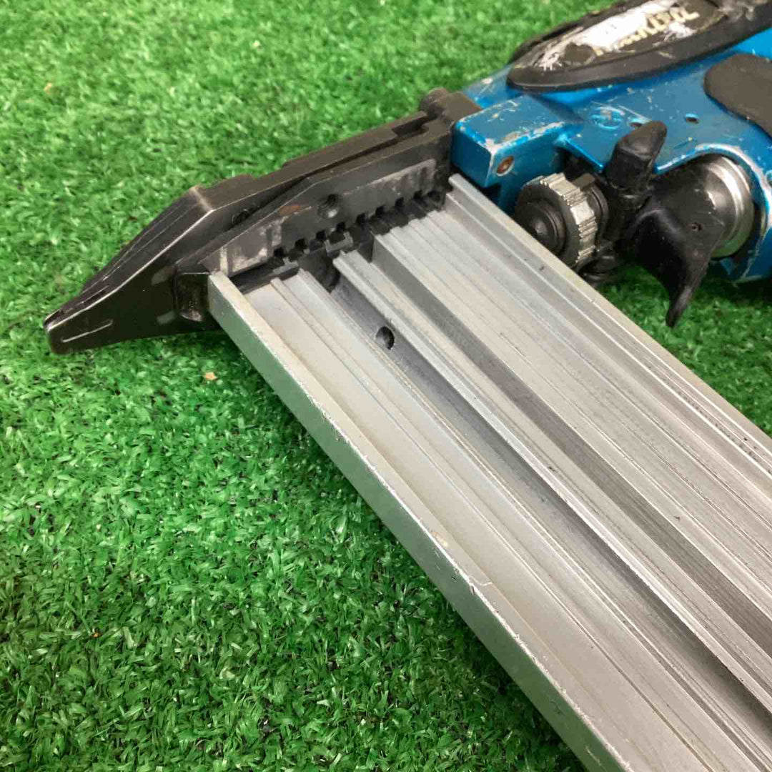 ★マキタ(makita) 高圧フィニッシュネイラ AF551H【越谷店】