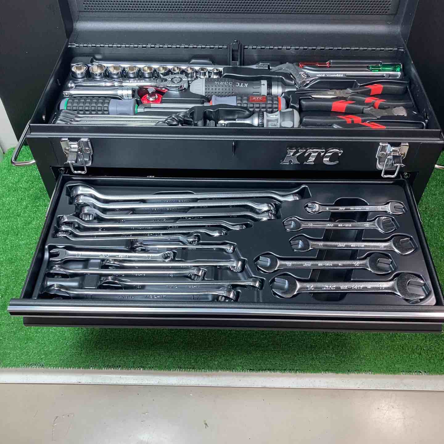 未使用品(店頭展示品)】KTC(京都機械工具)SK39120XMREM 9.5sq.91点工具
