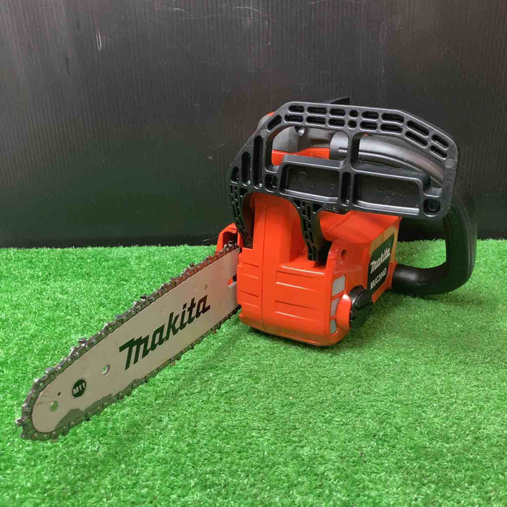 【美品】マキタ(Makita) 充電式チェンソー(赤) ガイドバー長さ200mm 18V バッテリ・充電器別売 MUC204CDZR ◎替刃付き！【岩槻店】