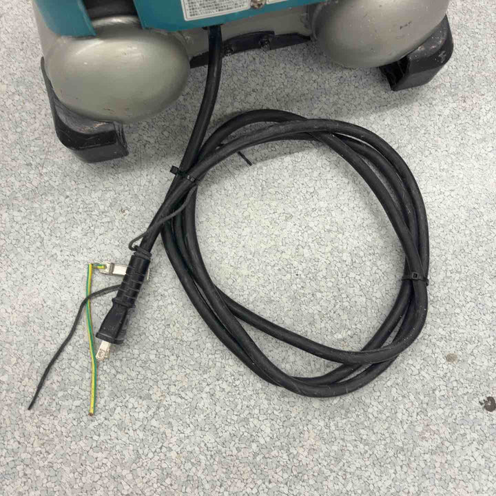 ★マキタ(makita) エアコンプレッサー AC461XS【八潮店】