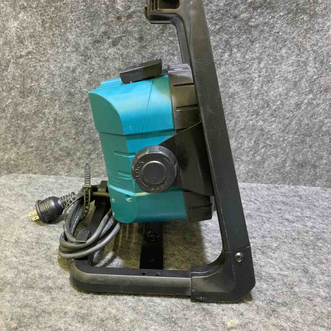 マキタ(makita) コードレスLEDスタンドライト ML805【桶川店】