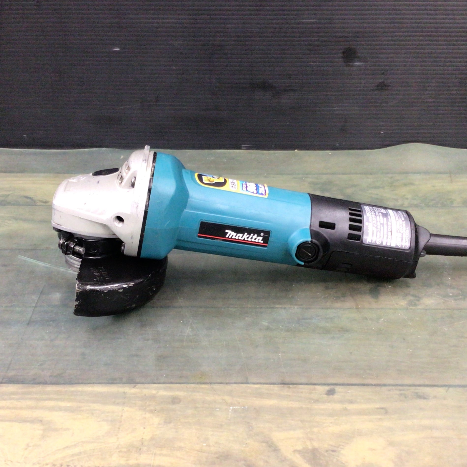 ☆マキタ(makita) 100mmディスクグラインダ 9533BL 【【東大和店】 – アクトツールオンラインショップ