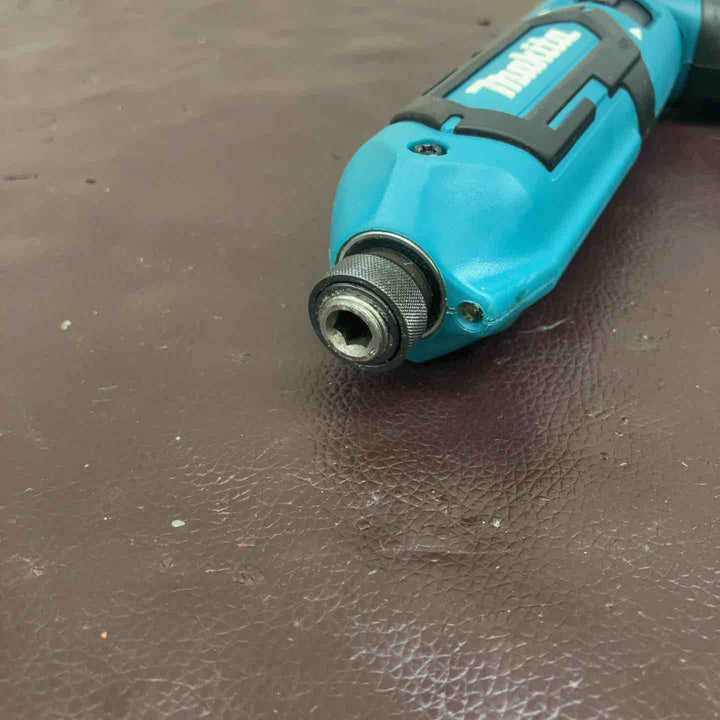 【中古品】 マキタ(makita) コードレスペンインパクトドライバー TD022DSHX 【東大和店】