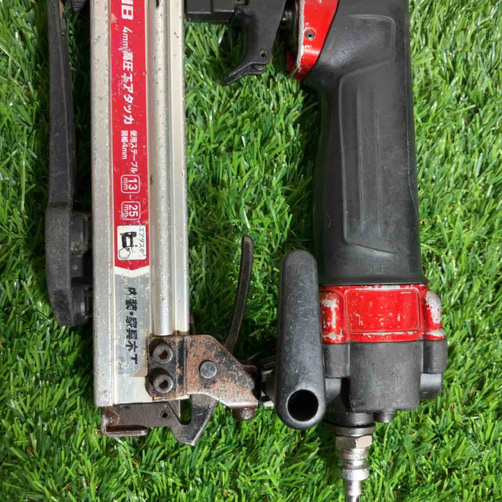 ★マキタ(makita) 高圧エアタッカ AT425HBトップキャップカバー欠品 打込み確認済み【戸田店】