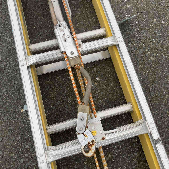 【現状品/店頭受取り限定】◇ナカオ(NAKAO) 三連伸縮はしご LT-8.3 軽太/KARUTA【鴻巣店】