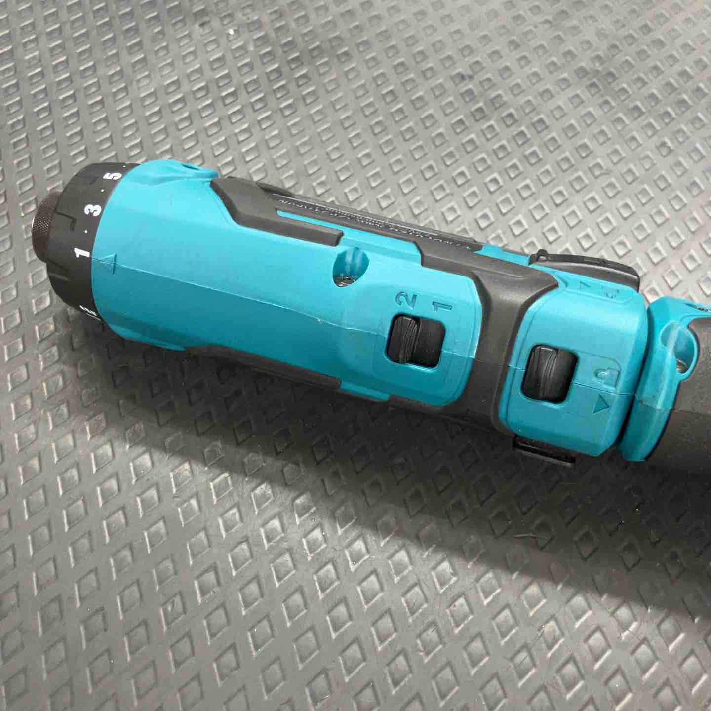 ☆マキタ(makita) コードレスドリルドライバー DF012DSHX【鴻巣店