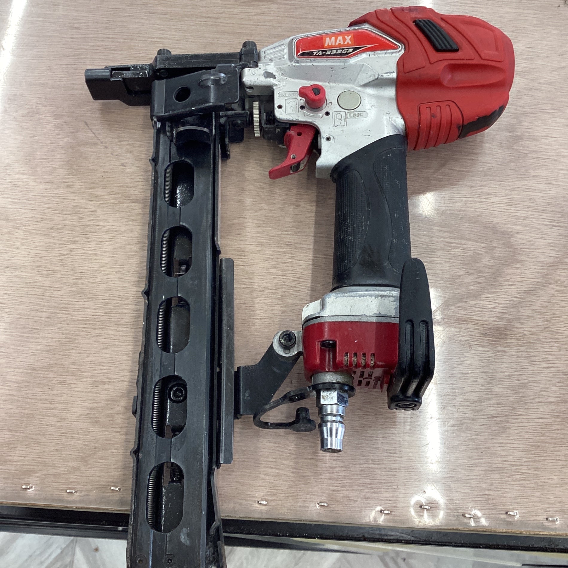 MAX(マックス)常圧釘打ち機TA-232G2/4MA内装