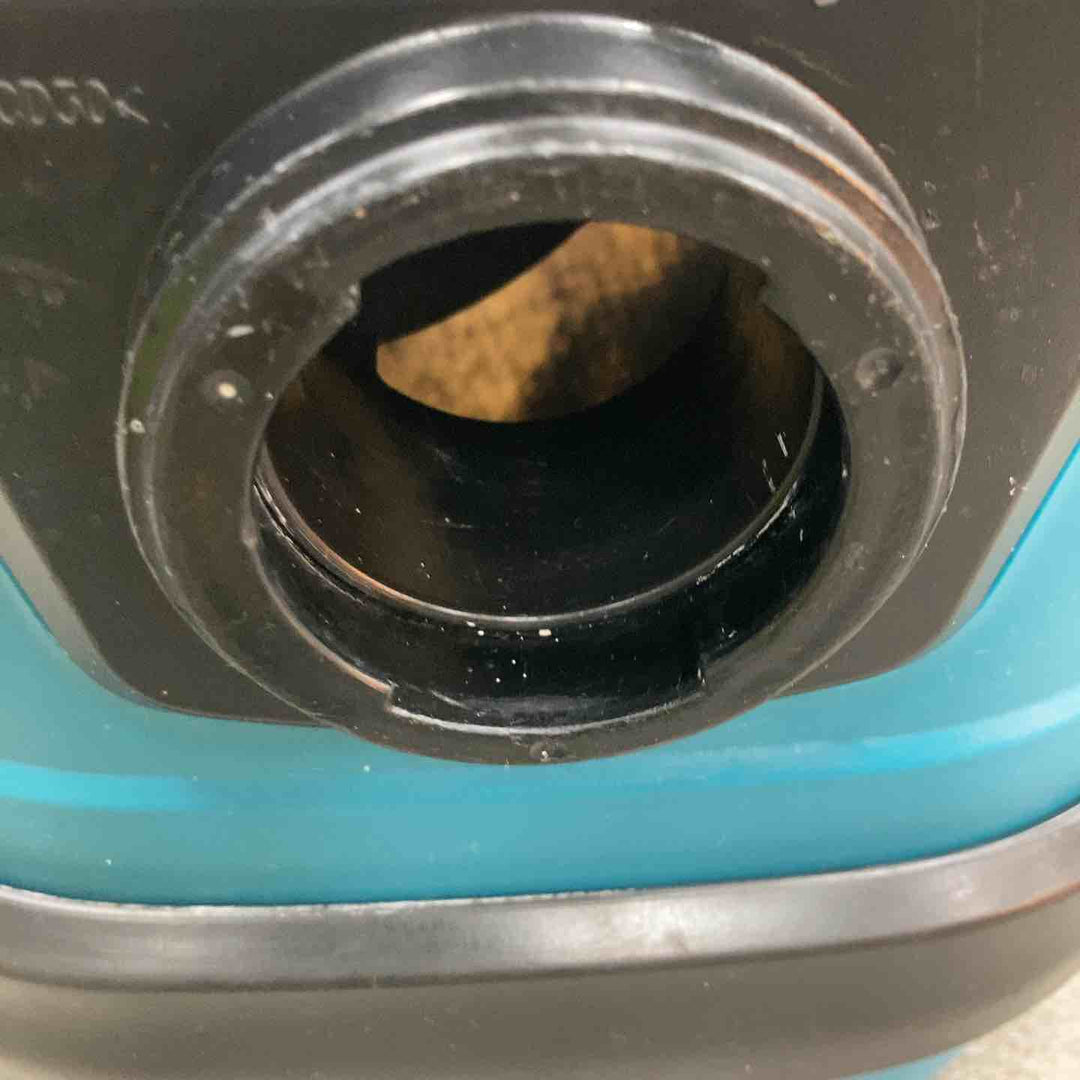 ◇マキタ 乾湿両用集じん機 471【川崎店】