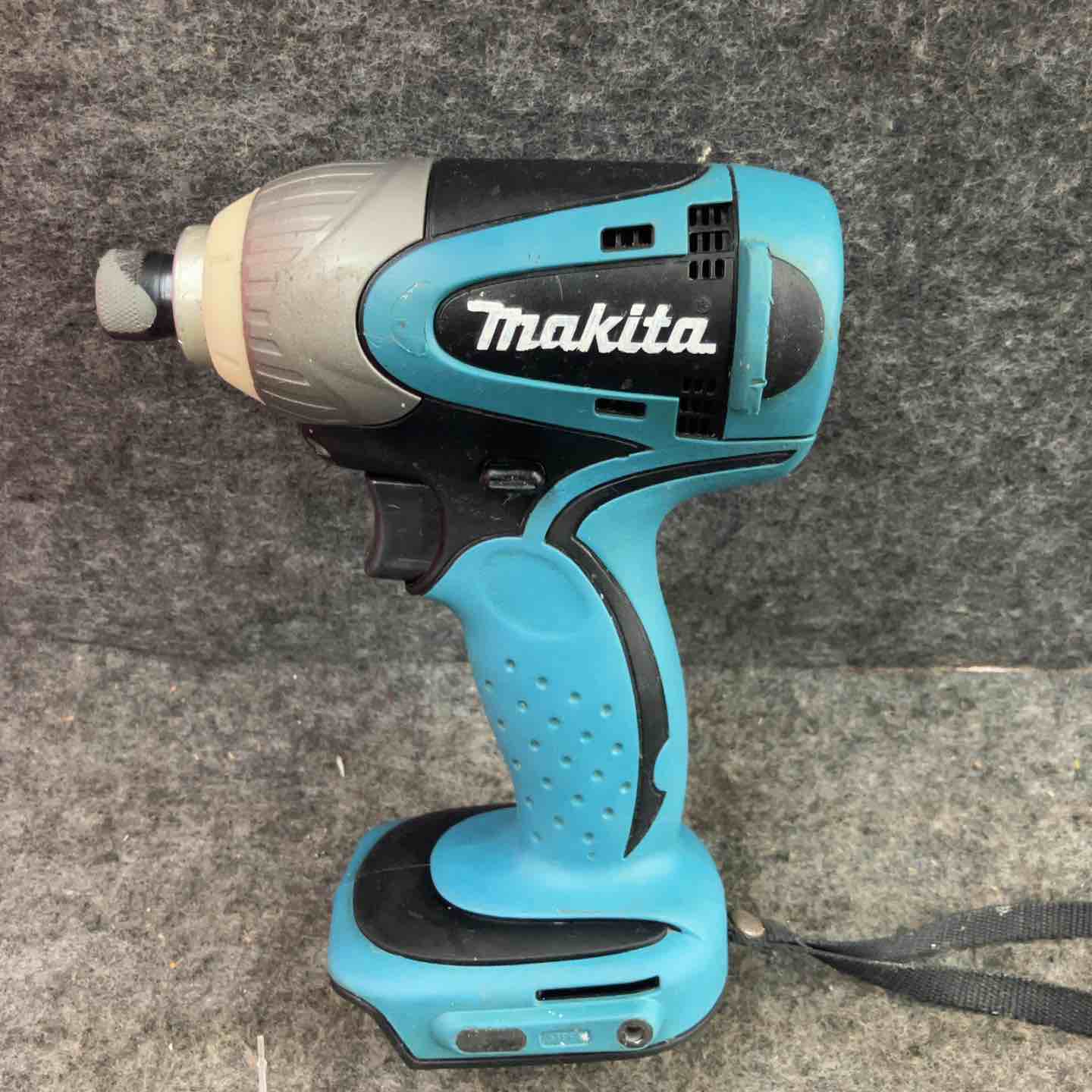 ★マキタ(makita) コードレスインパクトドライバー TD135DSHX【鴻巣店】 ☆マキタ(makita) コードレスインパクトドライバー TD135DSHX【鴻巣店