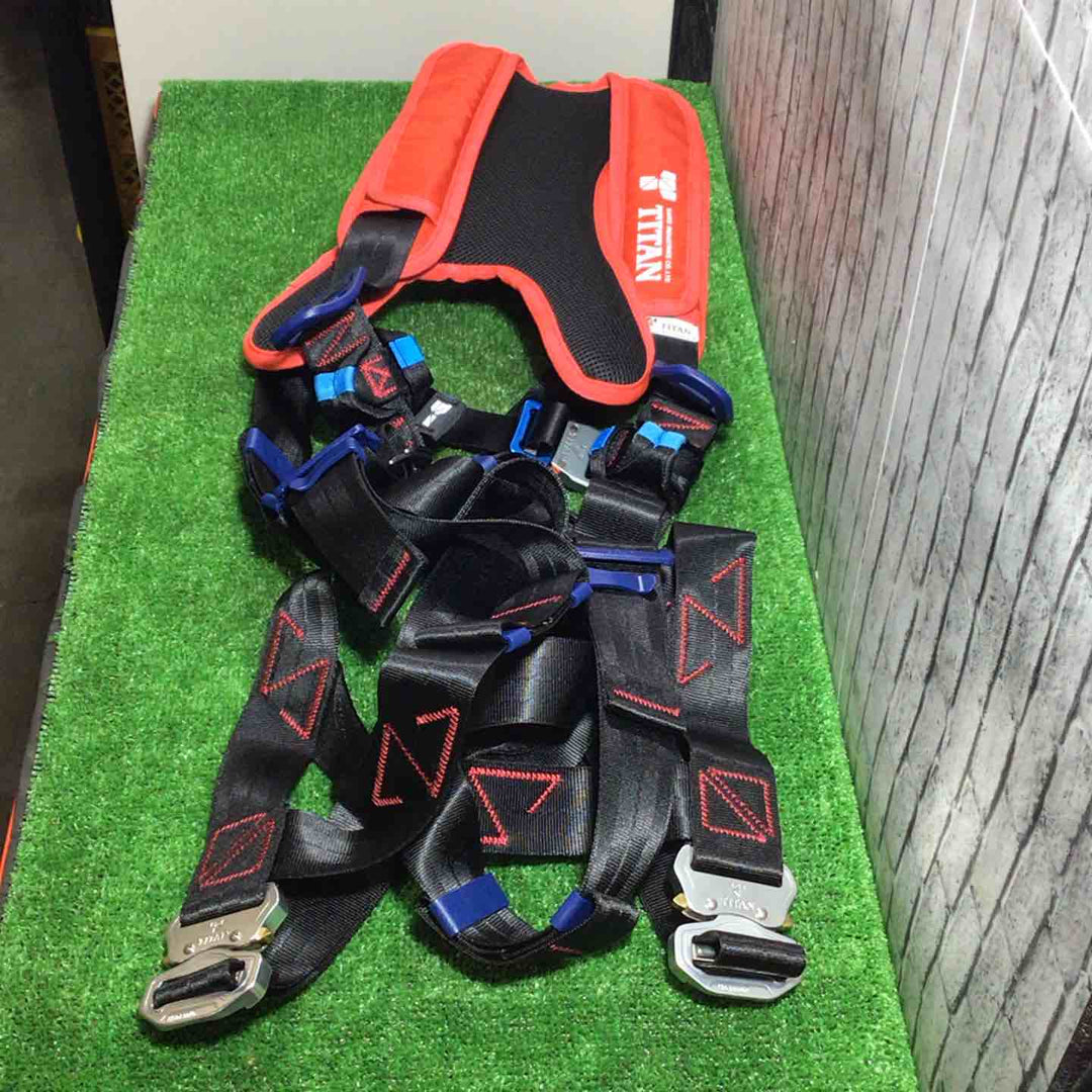 タイタン(TITAN) フルハーネス　CANYON-WMLTD-BLSC 墜落制止器具 Lサイズ【川口店】