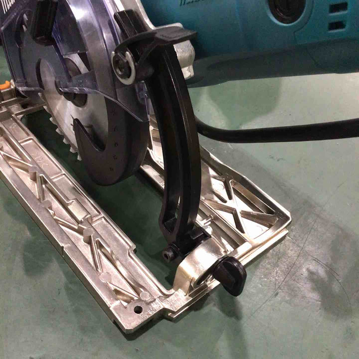 ★マキタ(makita) 防じん丸のこ KS5200FX【川口店】