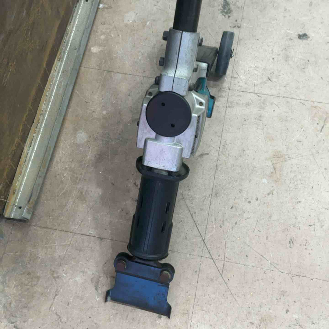 ★マキタ(makita) 電動ケレン ロングハンドルタイプ HK1800L【草加店】