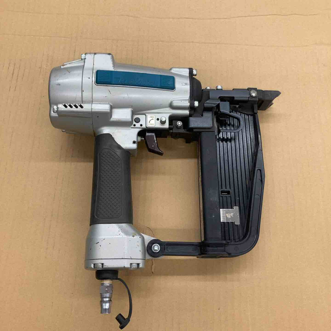 ☆マキタ(makita) 常圧フロアタッカー AT1150【八潮店】