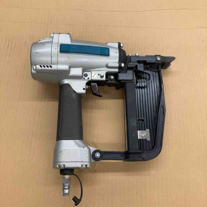 ☆マキタ(makita) 常圧フロアタッカー AT1150【八潮店】