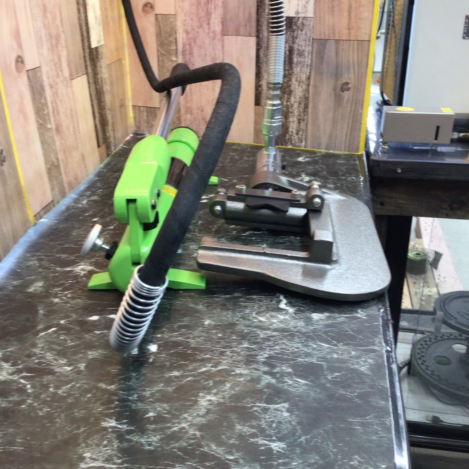 ○育良精機(イクラ/IKURA) パイプ圧着機 断水機 ISK-50AH2（ポンプIS