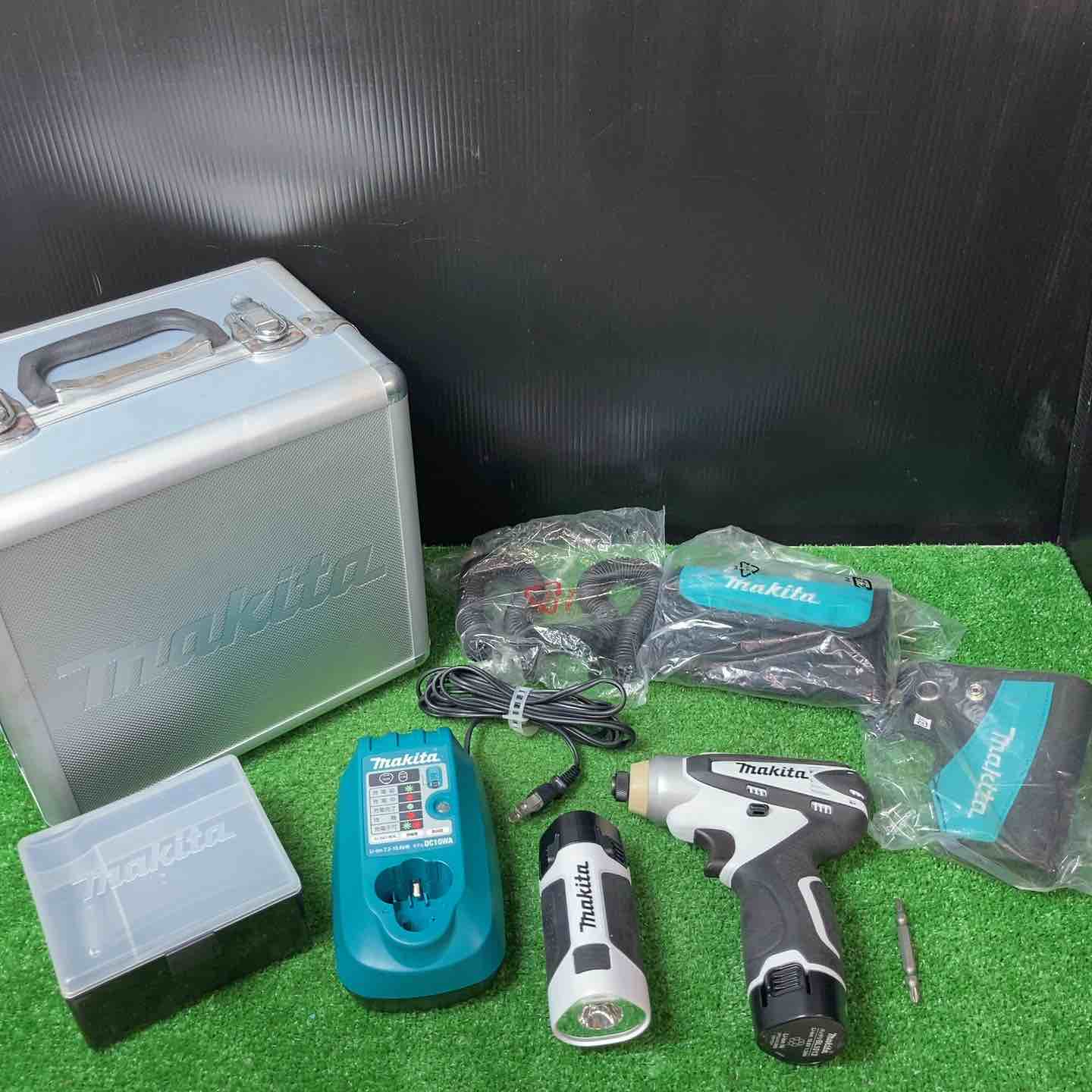 【美品】☆マキタ(makita) コードレスインパクトドライバ TD090DWXW インパクト・ライト・ビットセット【岩槻店】 美品】☆マキタ(makita) コードレスインパクトドライバ TD090DWXW