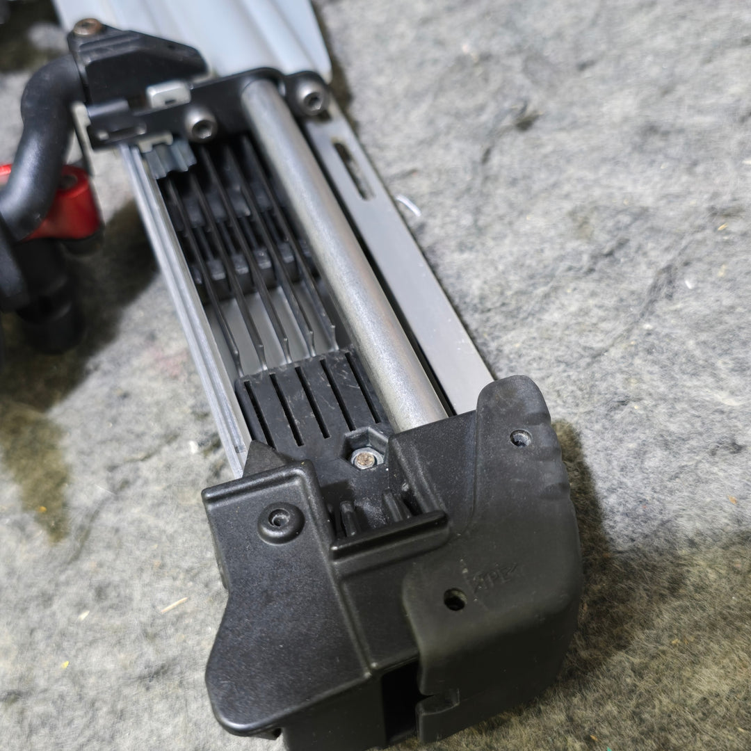 【中古品・メーカーメンテ済み！】マキタ(makita) 高圧ピンネイラ AF501HP【桶川店】