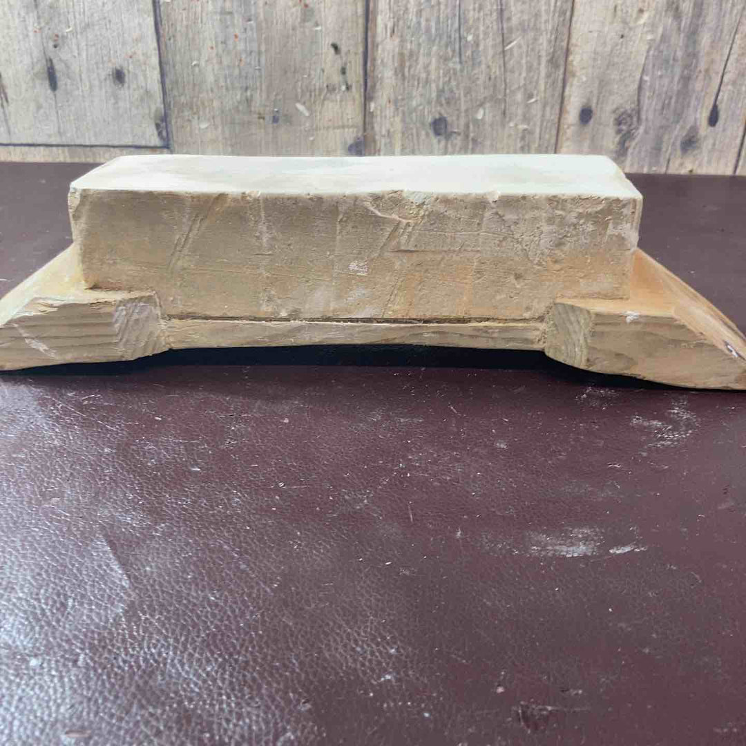 【中古品】天然砥石 産地不明 重量：台座含め1.9Kg 総本山？ 沼田？ 【東大和店】