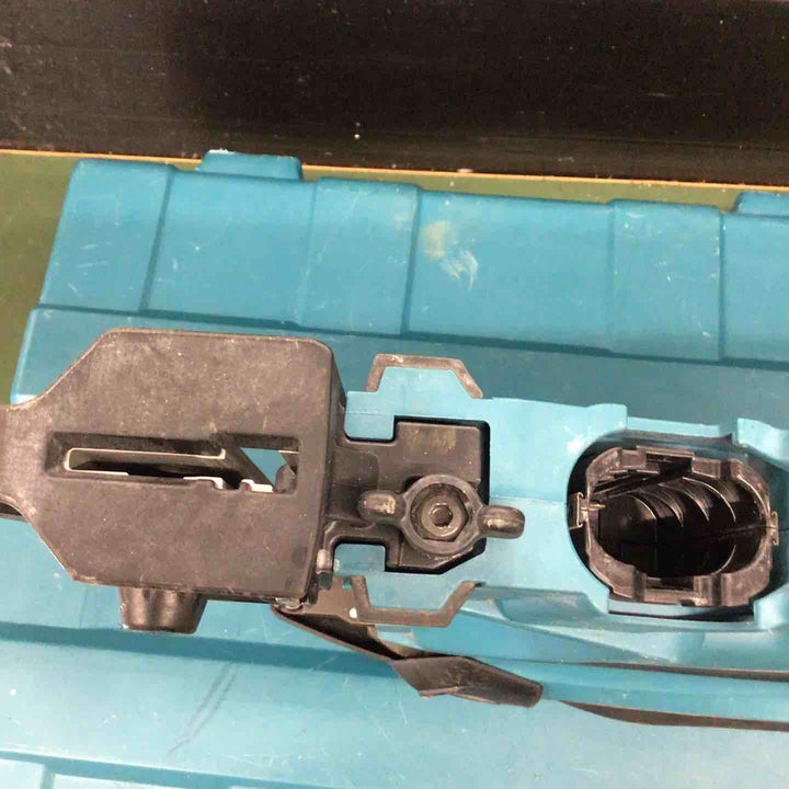 ★マキタ(makita) コードレスコンクリート用ガスピン打ち機 GN420C【戸田店】
