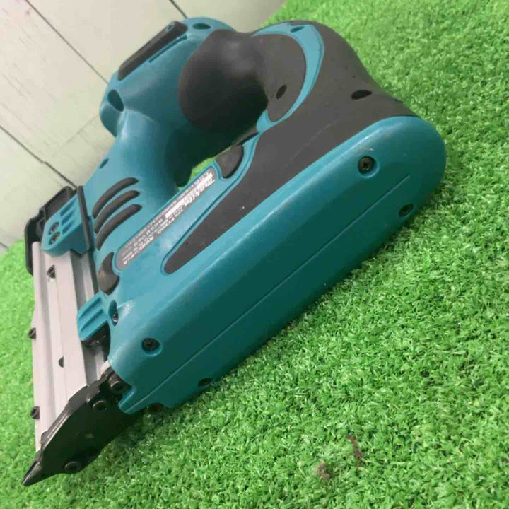 ☆マキタ(makita) コードレスピンネイラ PT350DRF 14.4V 動作確認済【川口店】