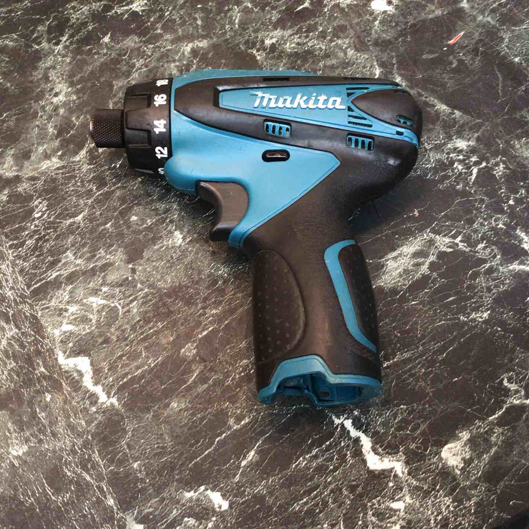 ☆マキタ(makita) コードレスドリルドライバー DF030DWX【八潮店】