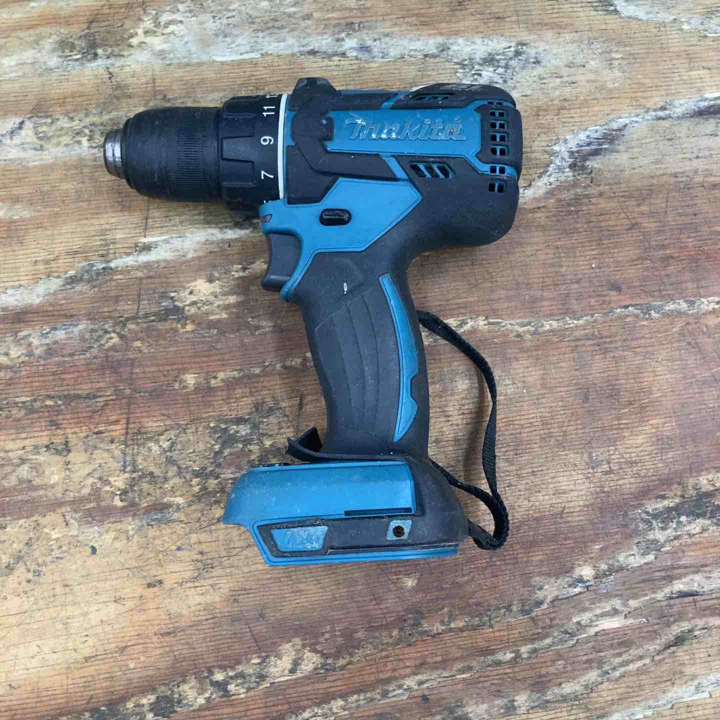 中古品】◇マキタ(makita) ロボットクリーナー RC200DZ 18V3.0Ah・充電