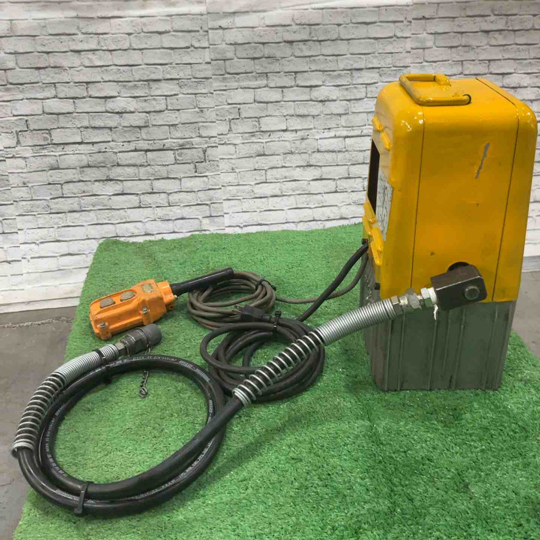 【店頭受取り限定】◇泉精器(IZUMI) 電動リモコン式油圧ポンプ R14E-F【川口店】