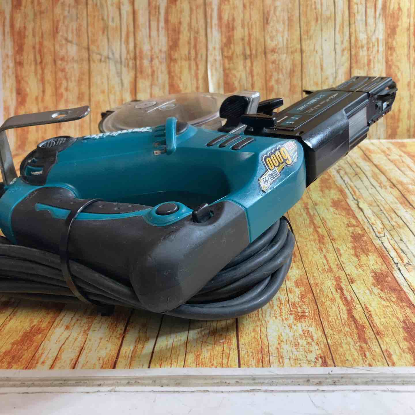 ☆マキタ(makita) オートパックスクリュードライバー 6841R【川崎店