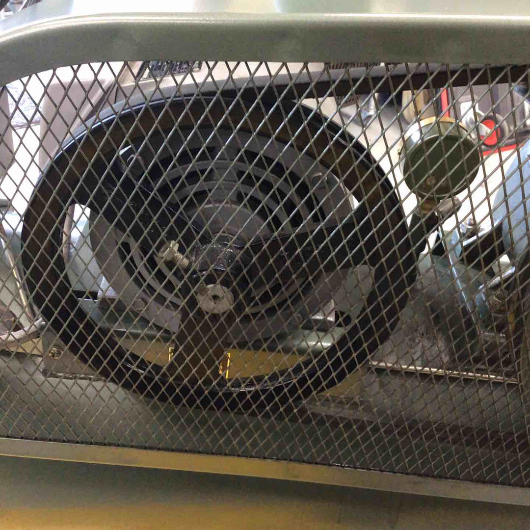 【店頭受取り限定】【165】iwata エアーコンプレッサ SP-22NBR ３馬力直結型【戸田店】