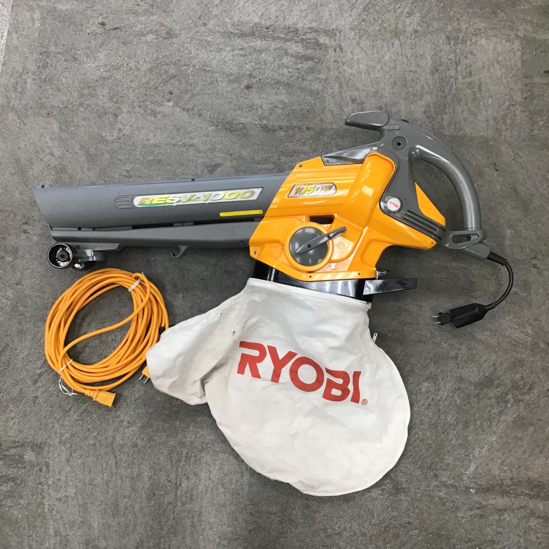 〇リョービ(RYOBI) ブロワバキューム RESV-1000【川崎店】