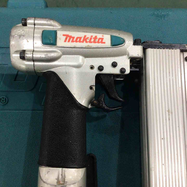 ★マキタ(makita) 常圧ピンネイラ AF351【川口店】