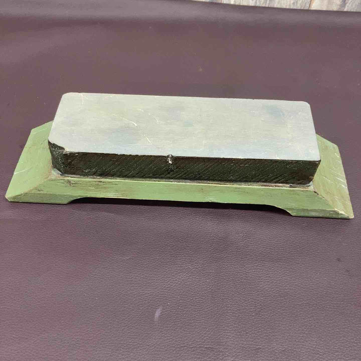 【超希少】 【中古美品】 天然砥石 京都 正本山？ 重量1.5Kg(台座含む) 長さ約225ｘ幅約75ｘ高さ約30 沼田？ 研ぎ 刃物 【東大和店】