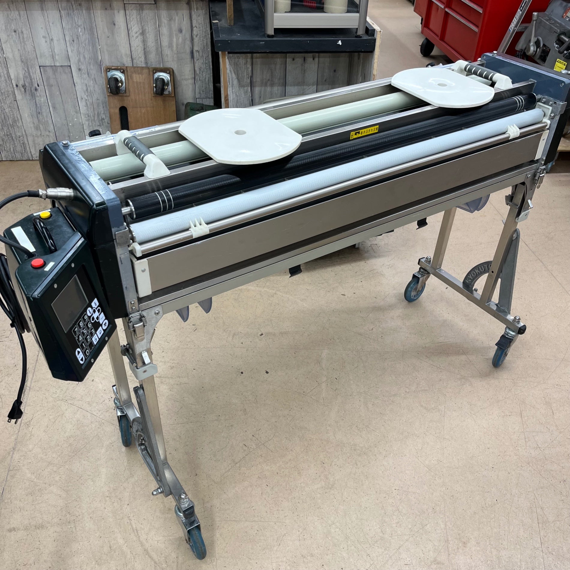 極東産機　REVO HIβシリーズPRIME クロス糊付機 中古品/店頭受取り限定】KLASS(旧:極東産機) 自動壁紙糊付機 Prime