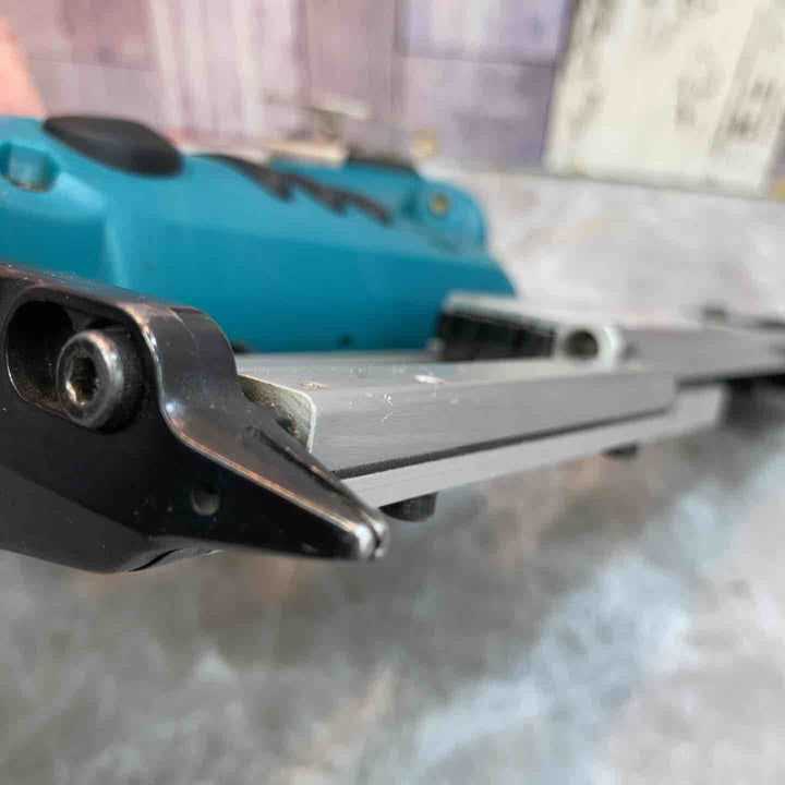 【中古品】マキタ makita 14.4V コードレスピンネイラ PT350DZK 本体のみ【八潮店】
