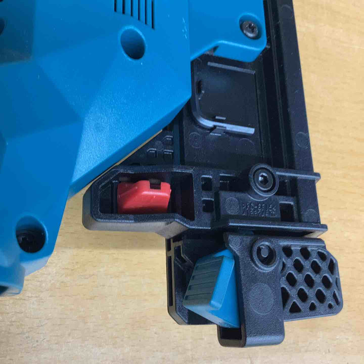 ★マキタ(makita) コードレスフィニッシュネイラ FN001GZK【越谷店】