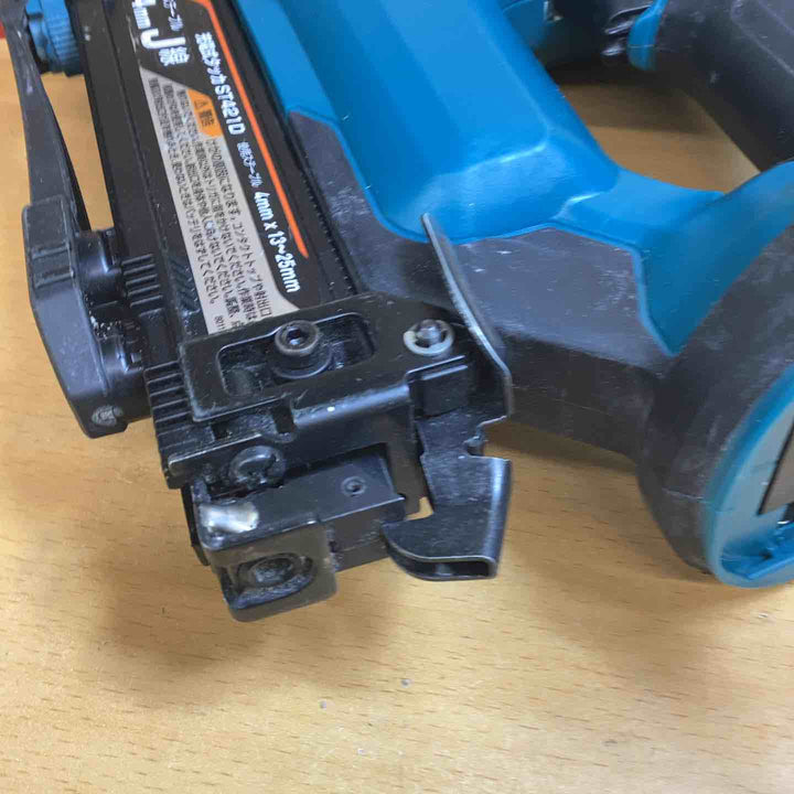 ◇マキタ(makita) コードレスタッカー ST421DZ【越谷店】