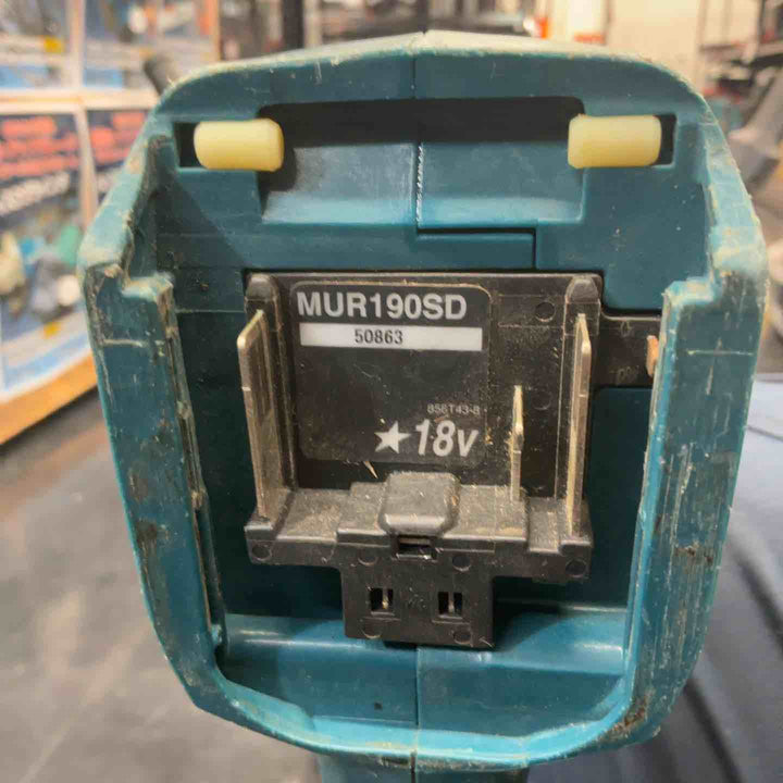【中古品/店頭受取り限定】 マキタ(makita) コードレス草刈機 MUR190SDZ 【藤沢店】
