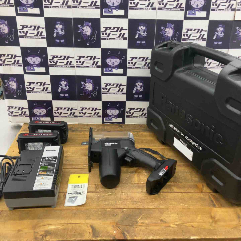 【中古品】パナソニック(Panasonic) コードレス角穴カッター(替刃2枚入り) EZ45A3PN2G-B【所沢店】 中古品】パナソニック(Panasonic) コードレス角穴カッター(替刃2枚入り