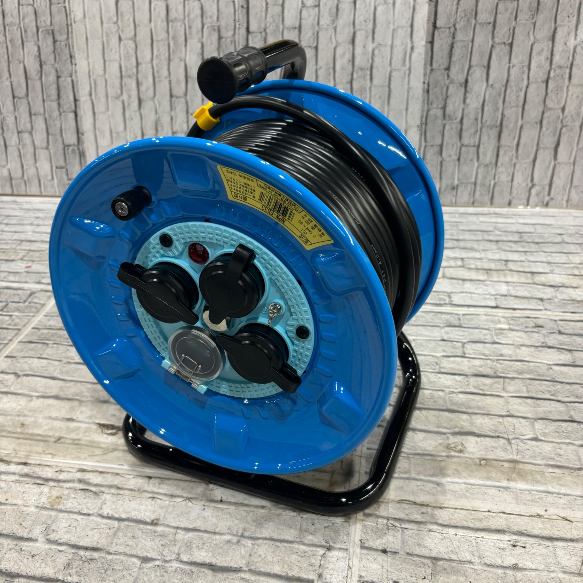 未使用品】日動 コードリール30m NPW－EB33