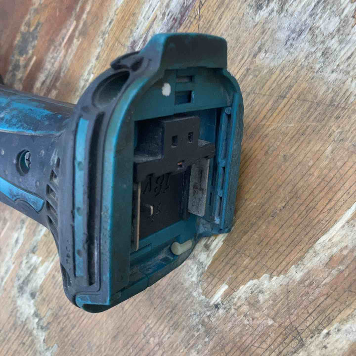 ☆マキタ(makita) コードレスディスクグラインダ GA402DZ【柏店】