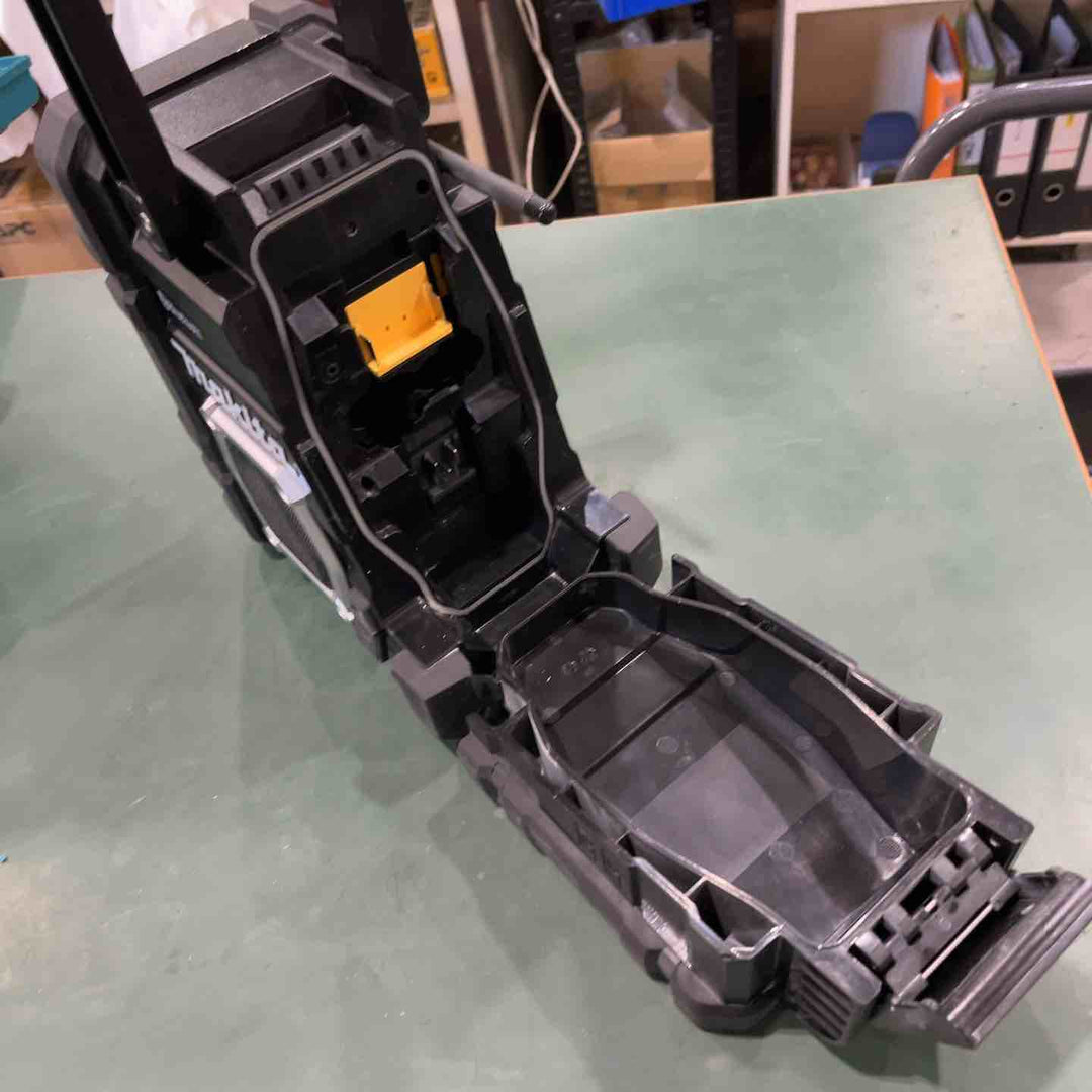 ★マキタ(makita) コードレスラジオ MR108B【川口店】