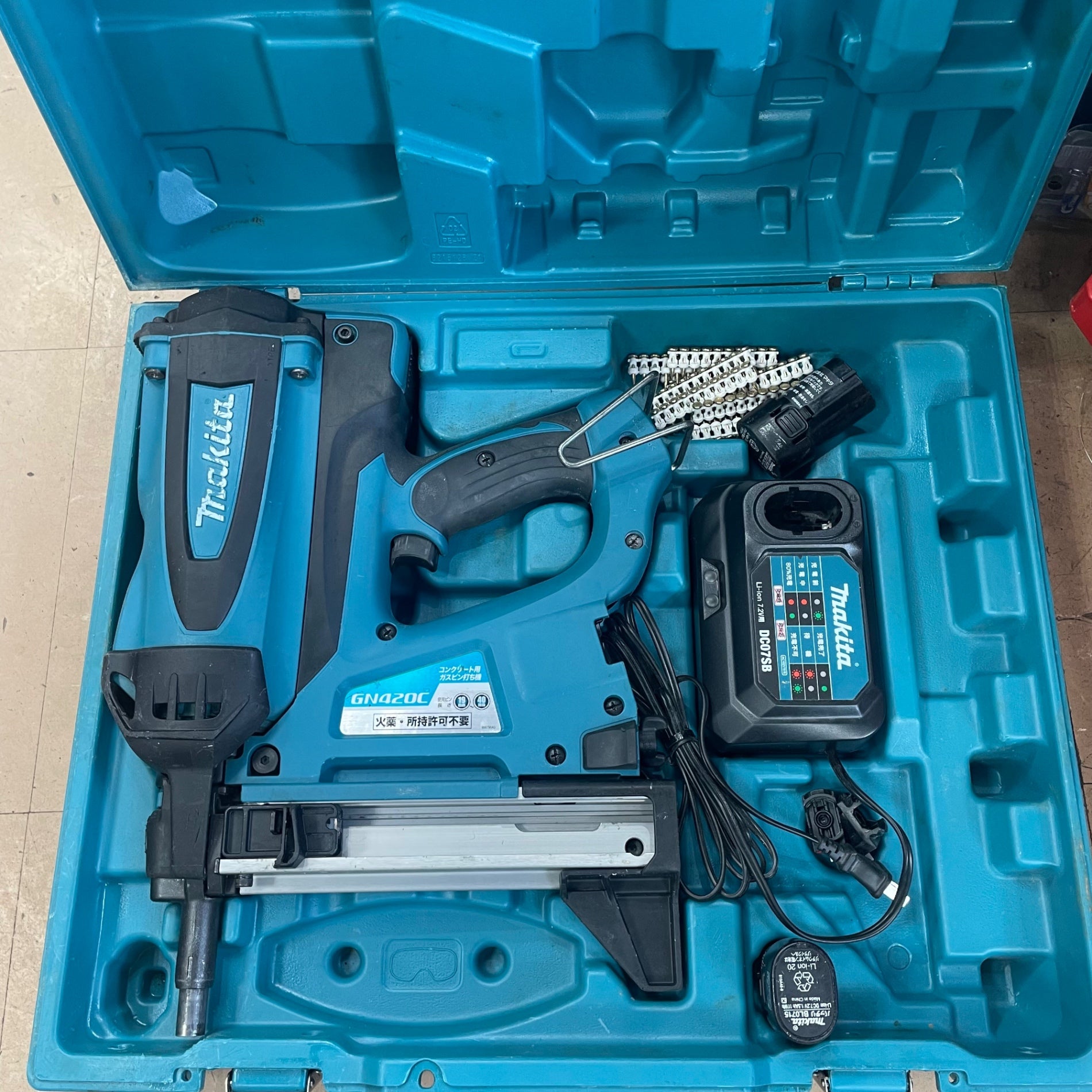 ★マキタ(makita) コードレスコンクリート用ガスピン打ち機 GN420C【草加店】 ☆マキタ(makita) コードレスコンクリート用ガスピン打ち機 GN420C