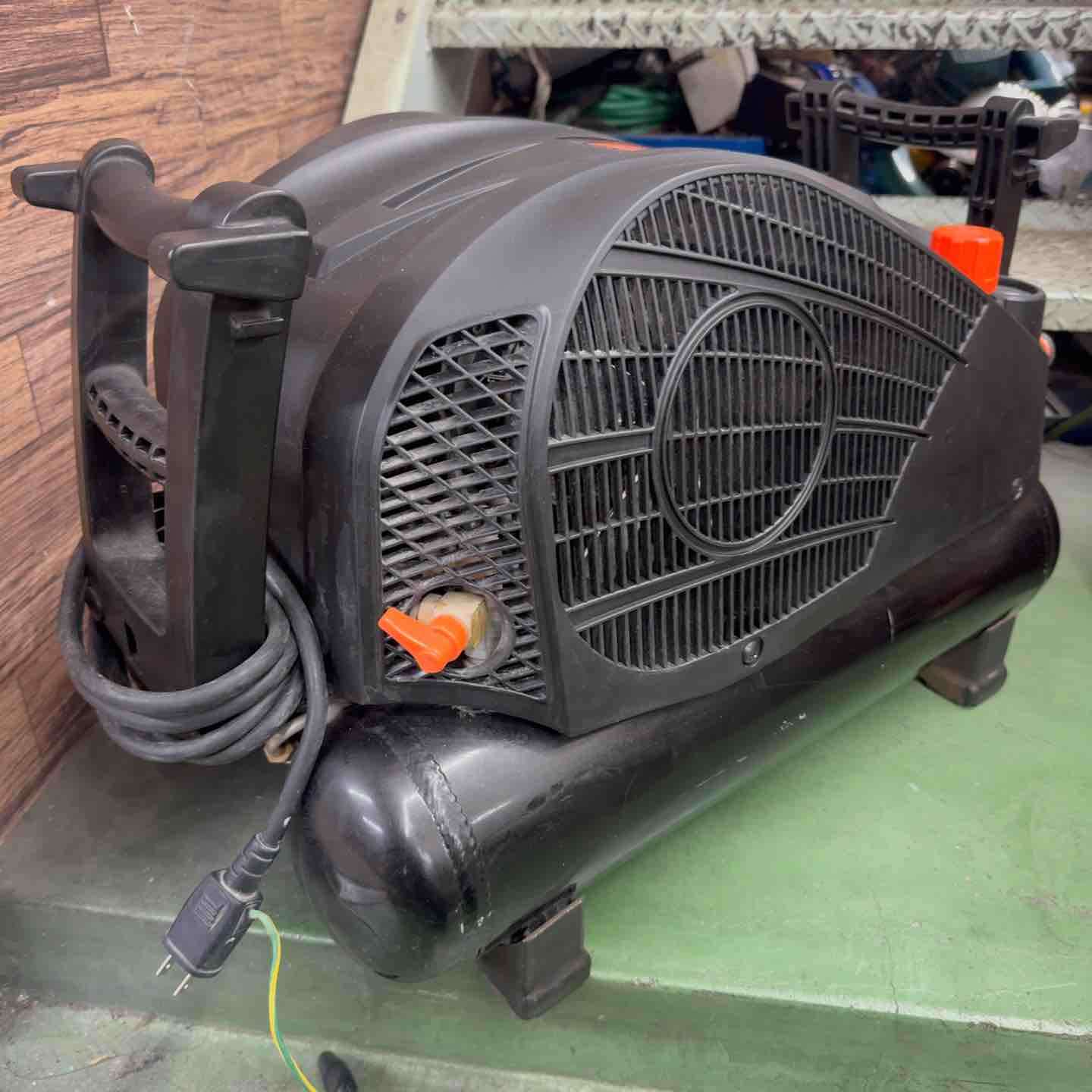 中古品】マックス(MAX) エアコンプレッサー AK-HH1270E3_ブラック 充填