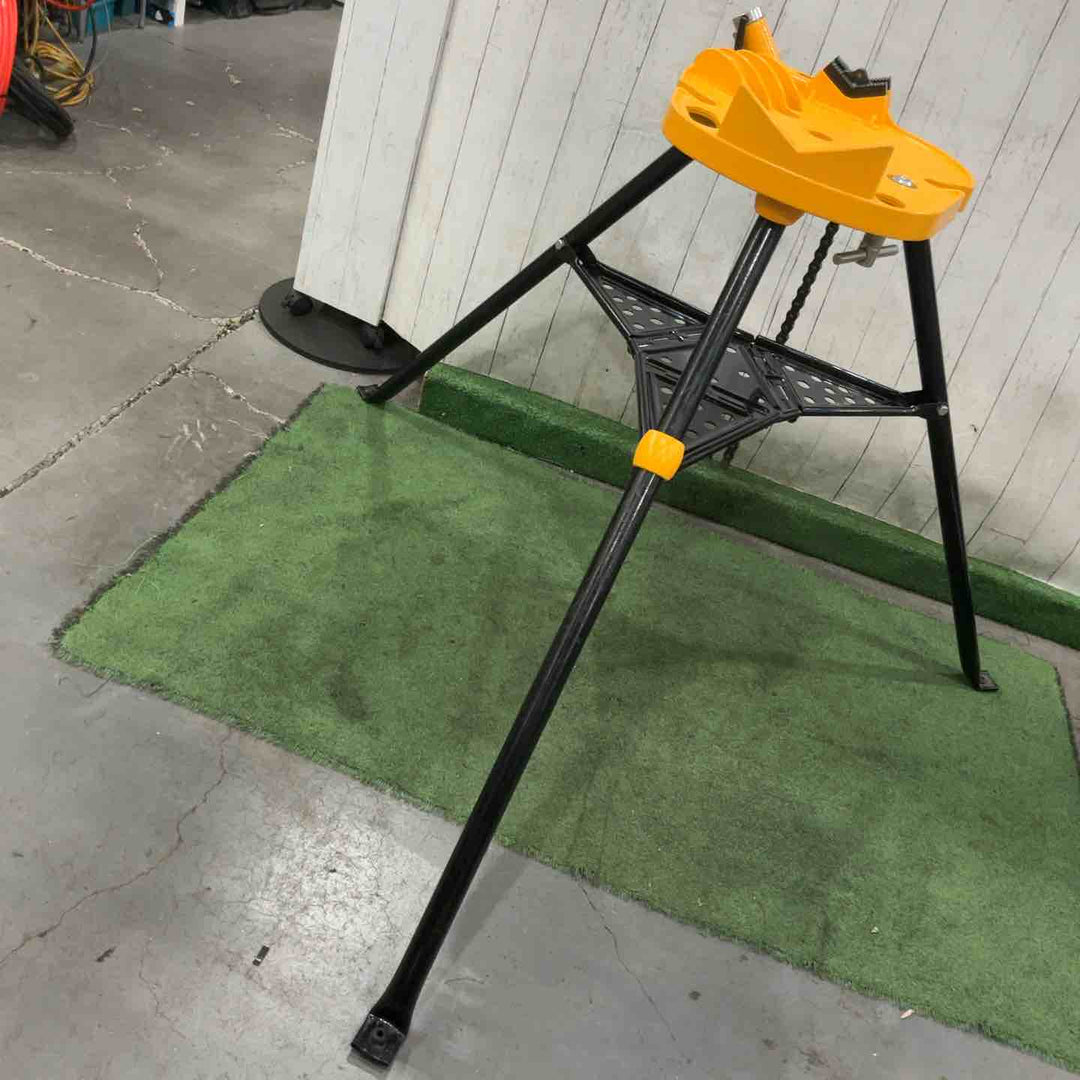 【店頭受取り限定】三脚パイプチェーンバイス パイプスタンド ポータブル 折りたたみ式 スチール脚 パイプジャッキスタンド【川口店】