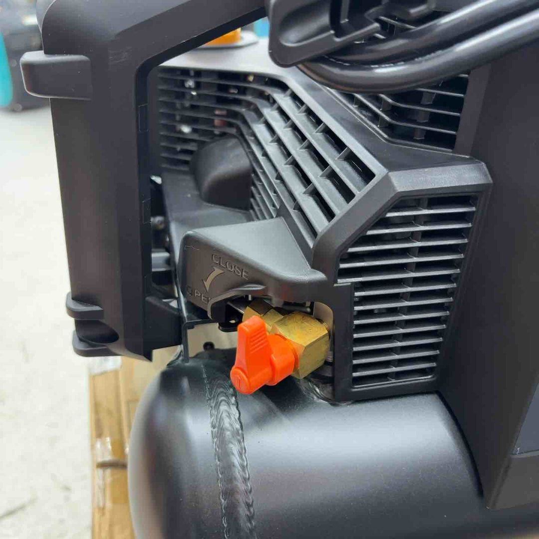 ★マックス(MAX) 高圧常圧兼用エアコンプレッサー AK-HL1310E2_ブラック【八潮店】