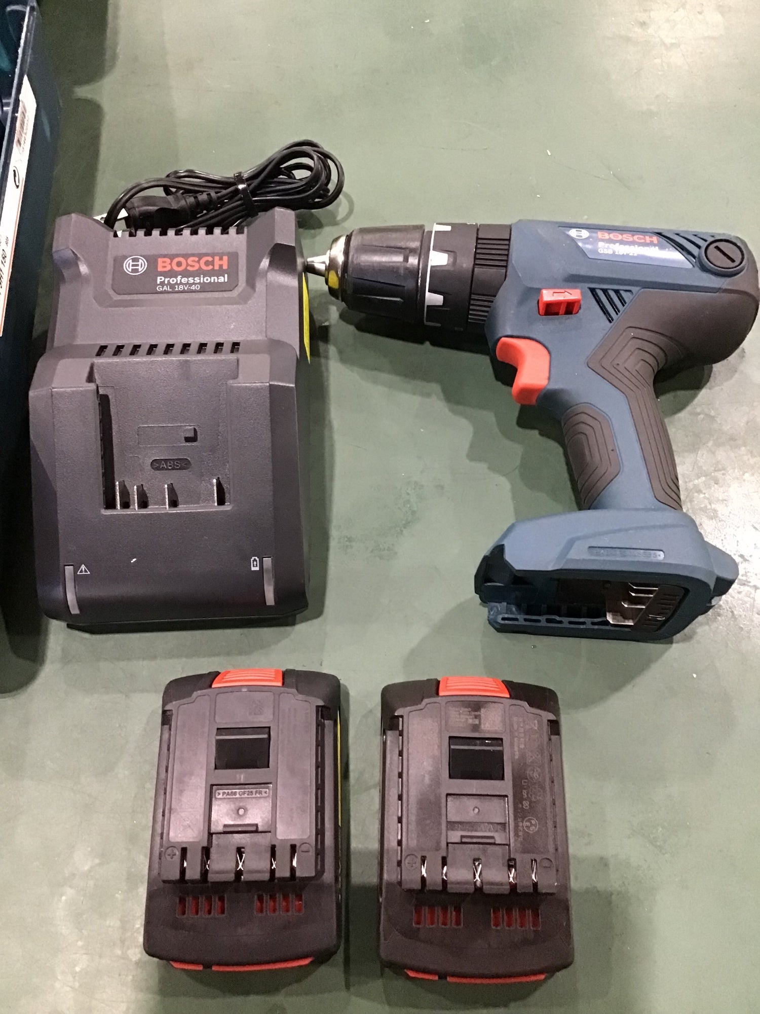〇BOSCH(ボッシュ) 18Vコードレス振動ドライバードリル GSB18V-21