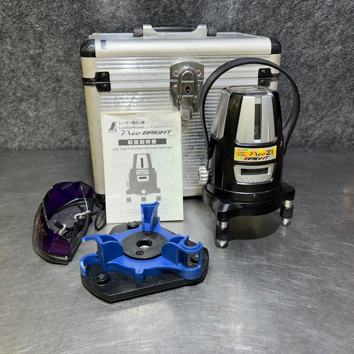 〇シンワ測定 レーザー墨出し器 Neo21 BRIGHT No.77354 縦・横・地墨 レーザーロボ ネオ ブライト【桶川店】